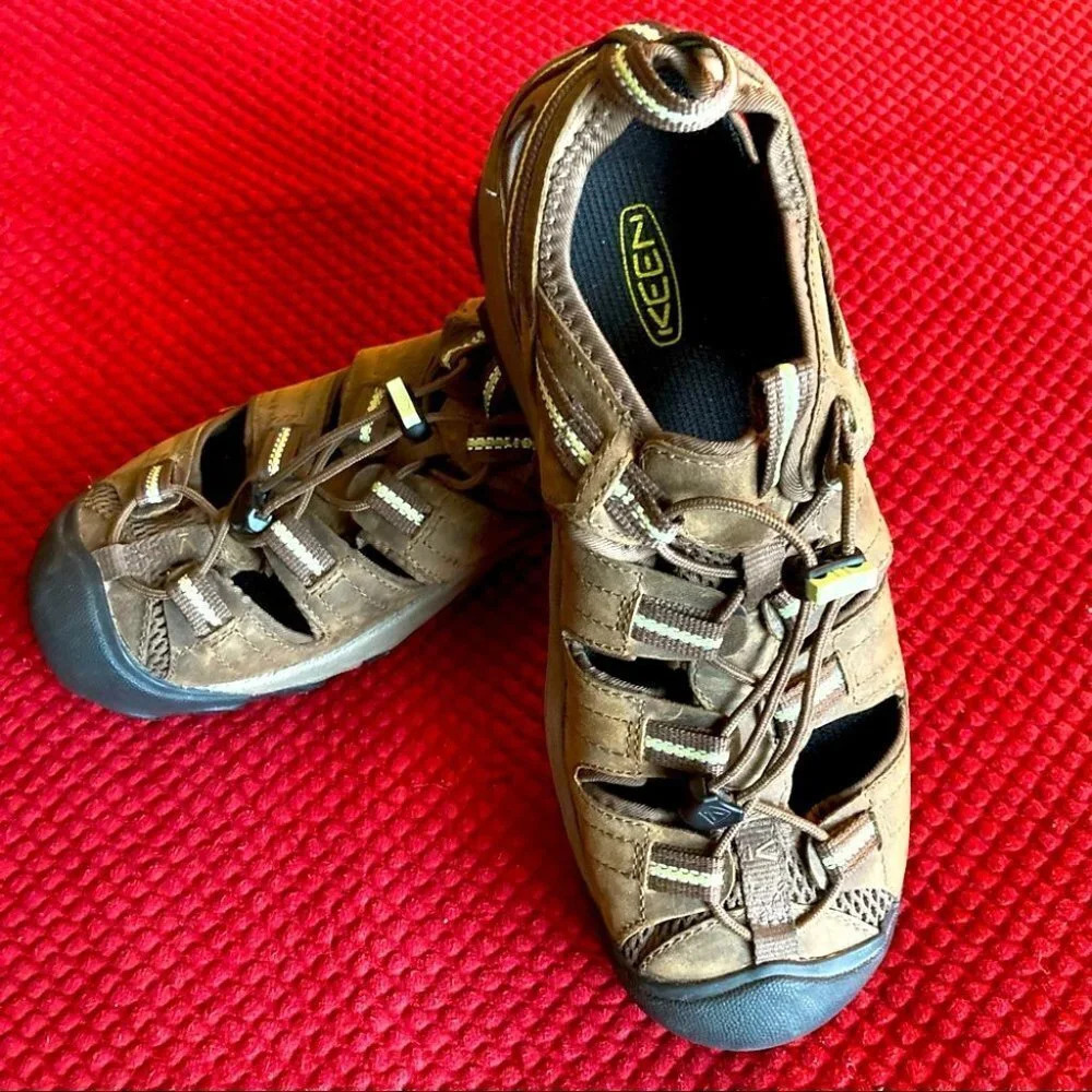 KEEN ARROYO II Sz 9.5 Waterproof Hiking Shoes Elastic Pulls Comfort Inso…